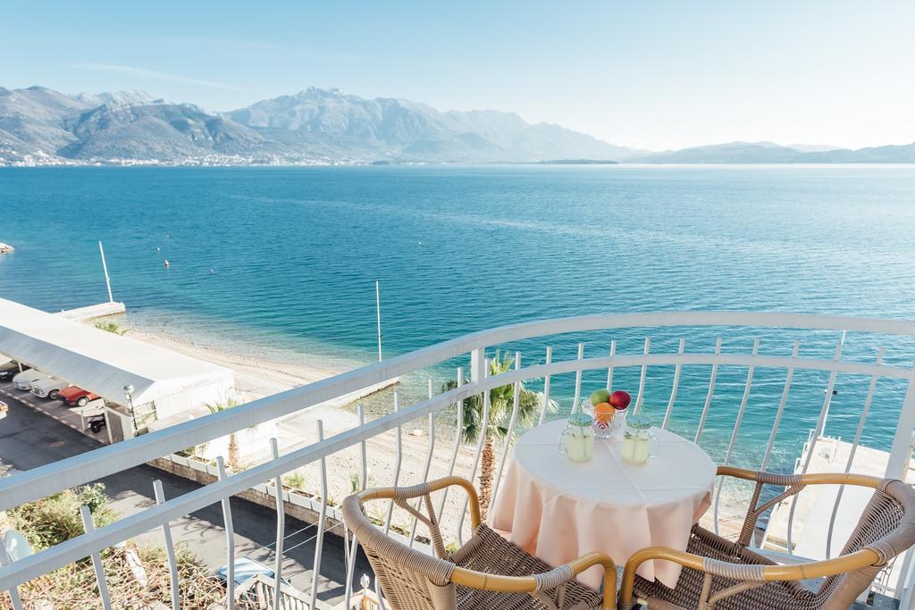 Hotel Azzurro Herceg Novi Exterior photo
